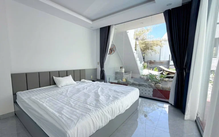 Villa with 8 bedrooms, North Nha Trang — 1