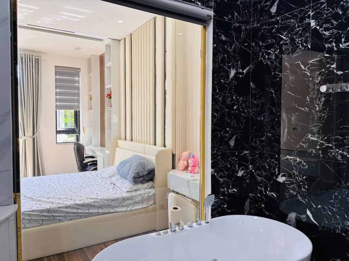 Luxury 4BR House on Nguyen Sinh Sac Street